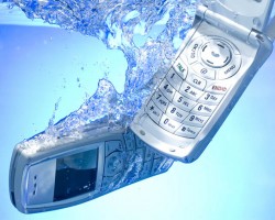 cell-phone-in-water